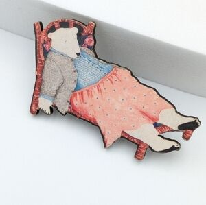 4/24$ 🌻 Vintage wooden print bear (Rupert bear character?) brooch pin